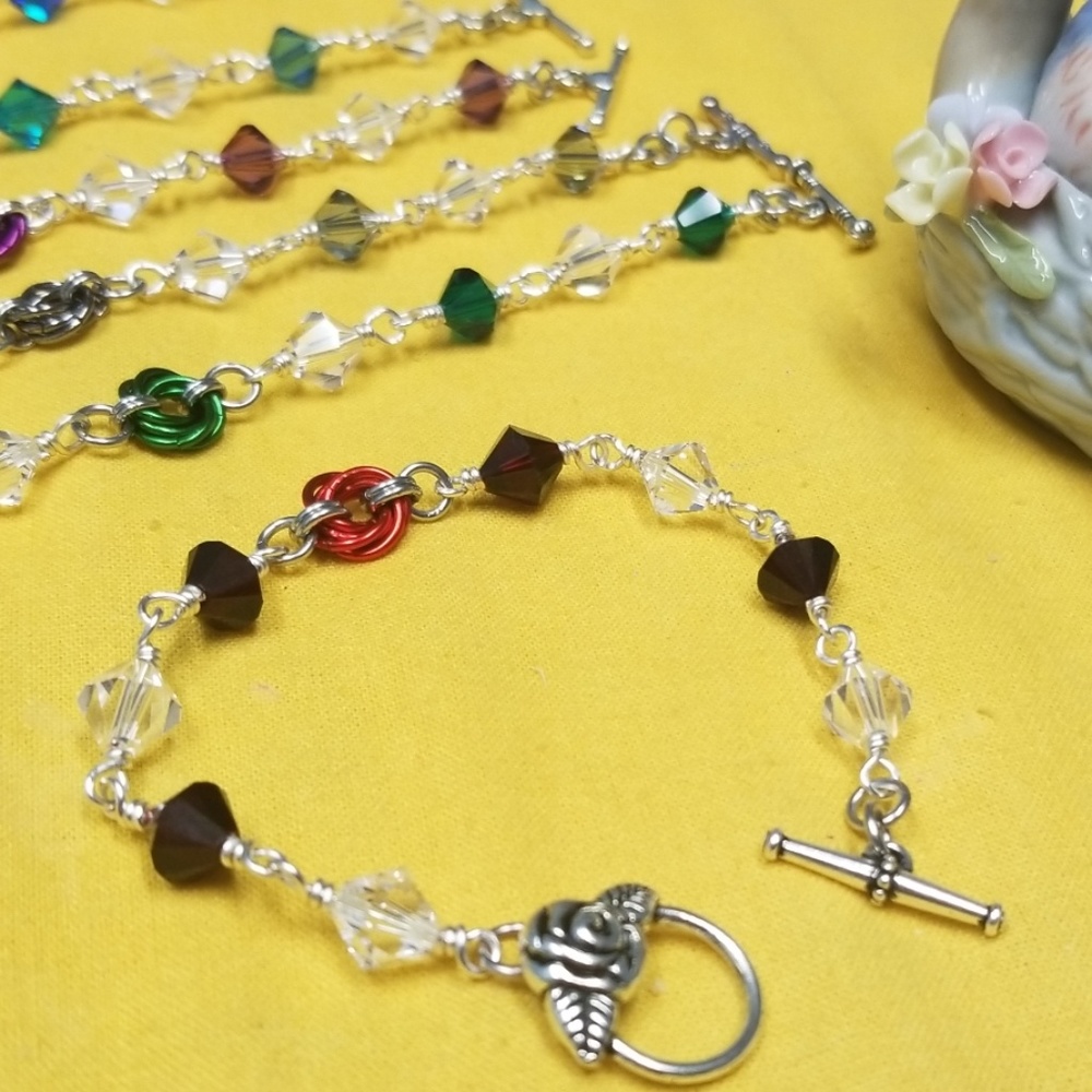 Crystal Red Rosette Bracelet! - Picture 2 of 4